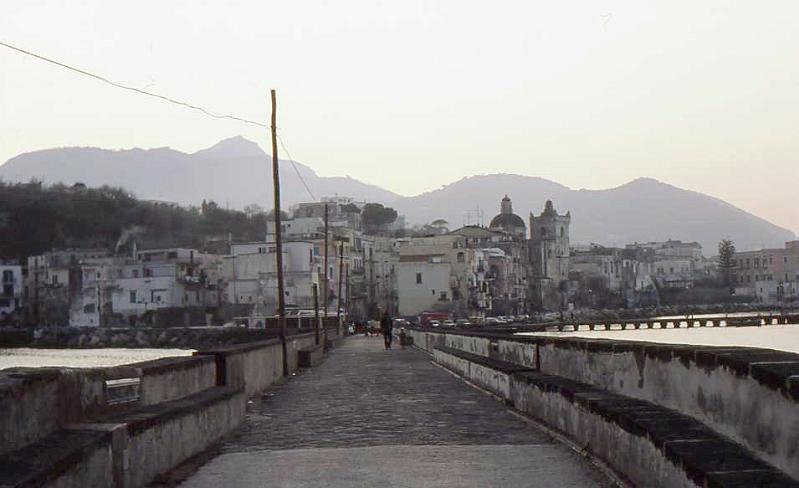 10-Ischia Ponte,4 aprile 1982.jpg